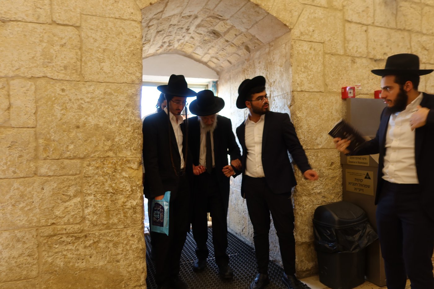 הגר"א טופיק בציון שמואל הנביא