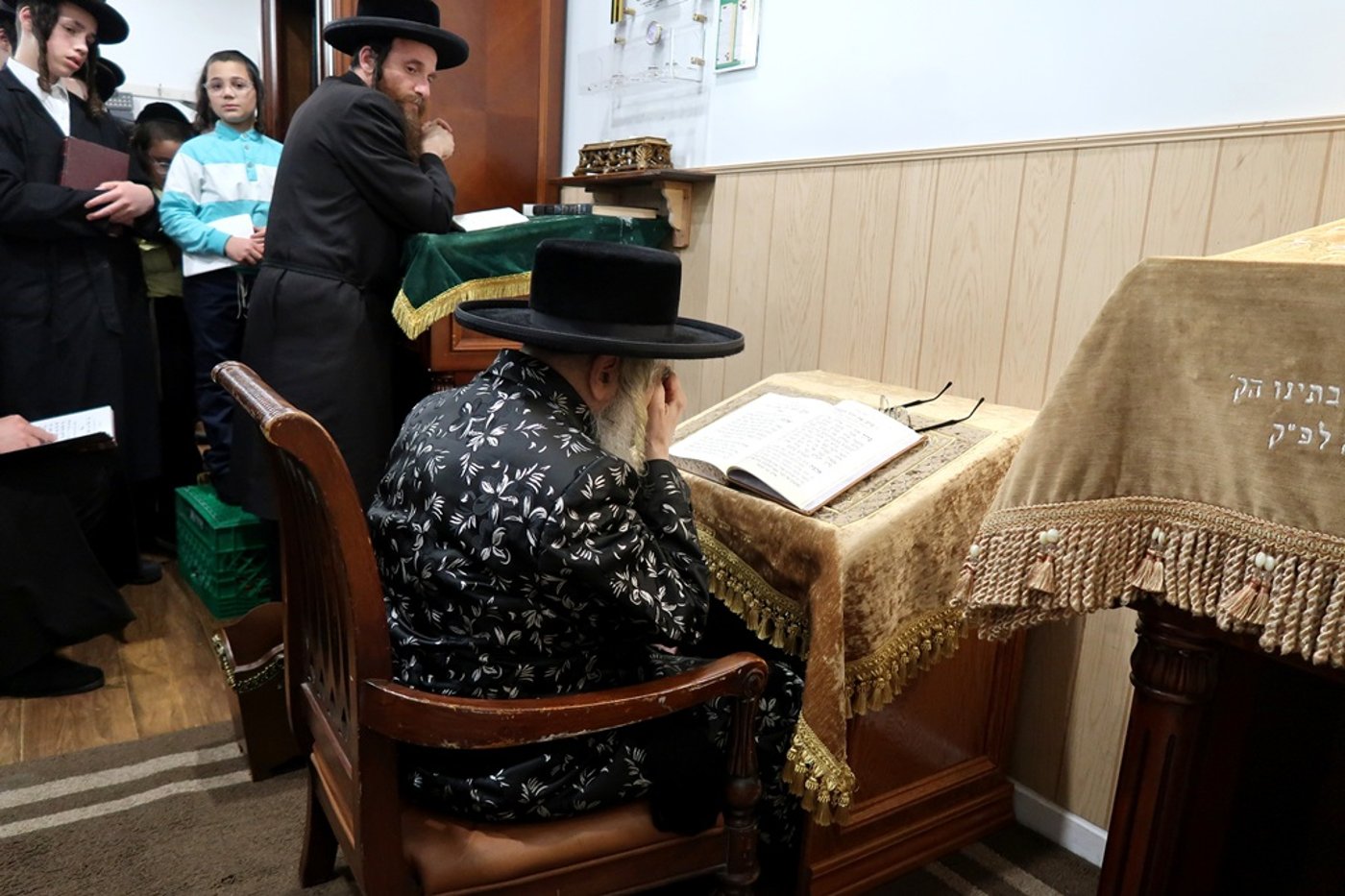 תשעה באב בצל האדמו"ר מסאטמר בניו העמפשיר