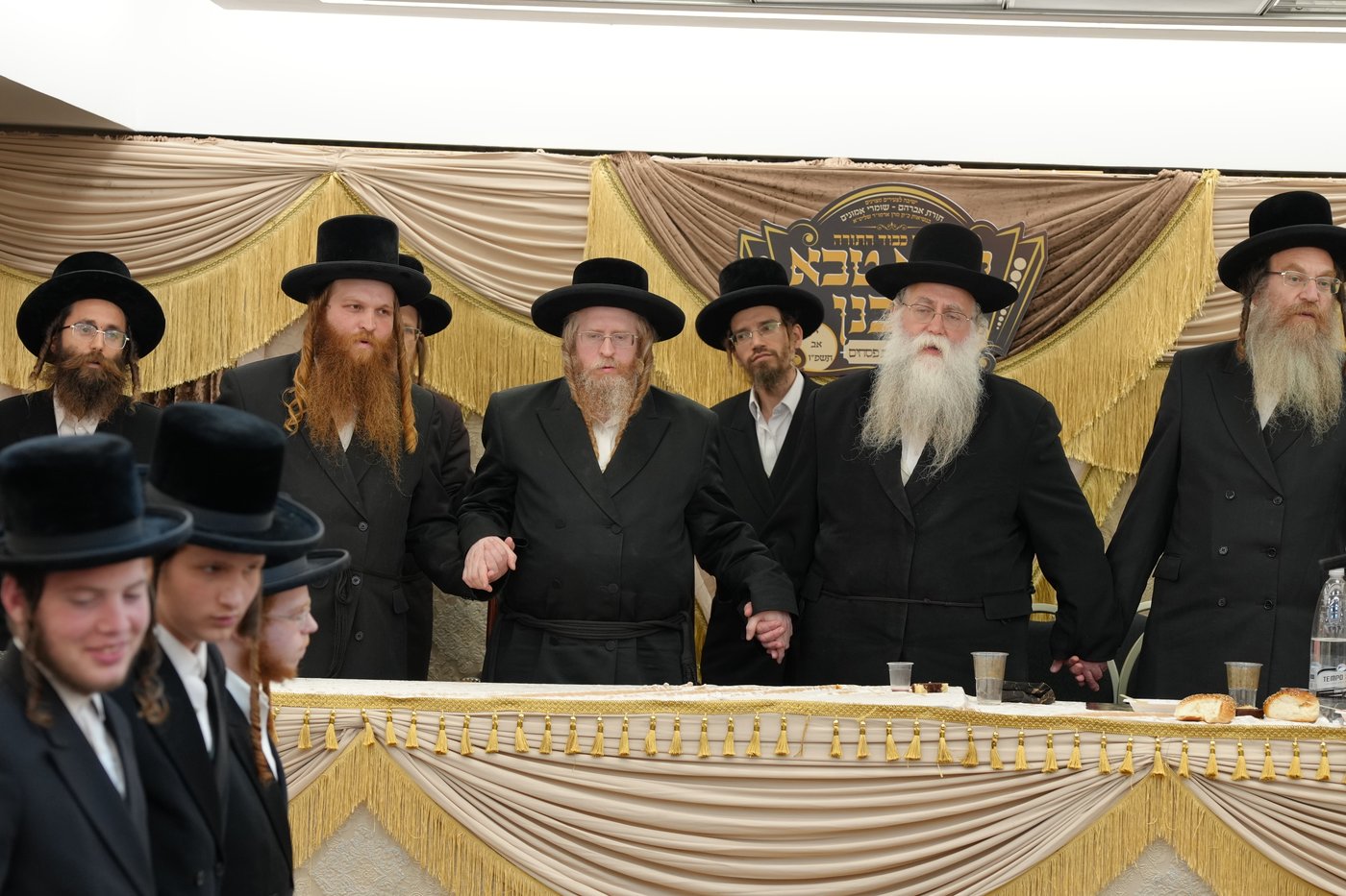 מעמד כבוד התורה בשומרי אמונים