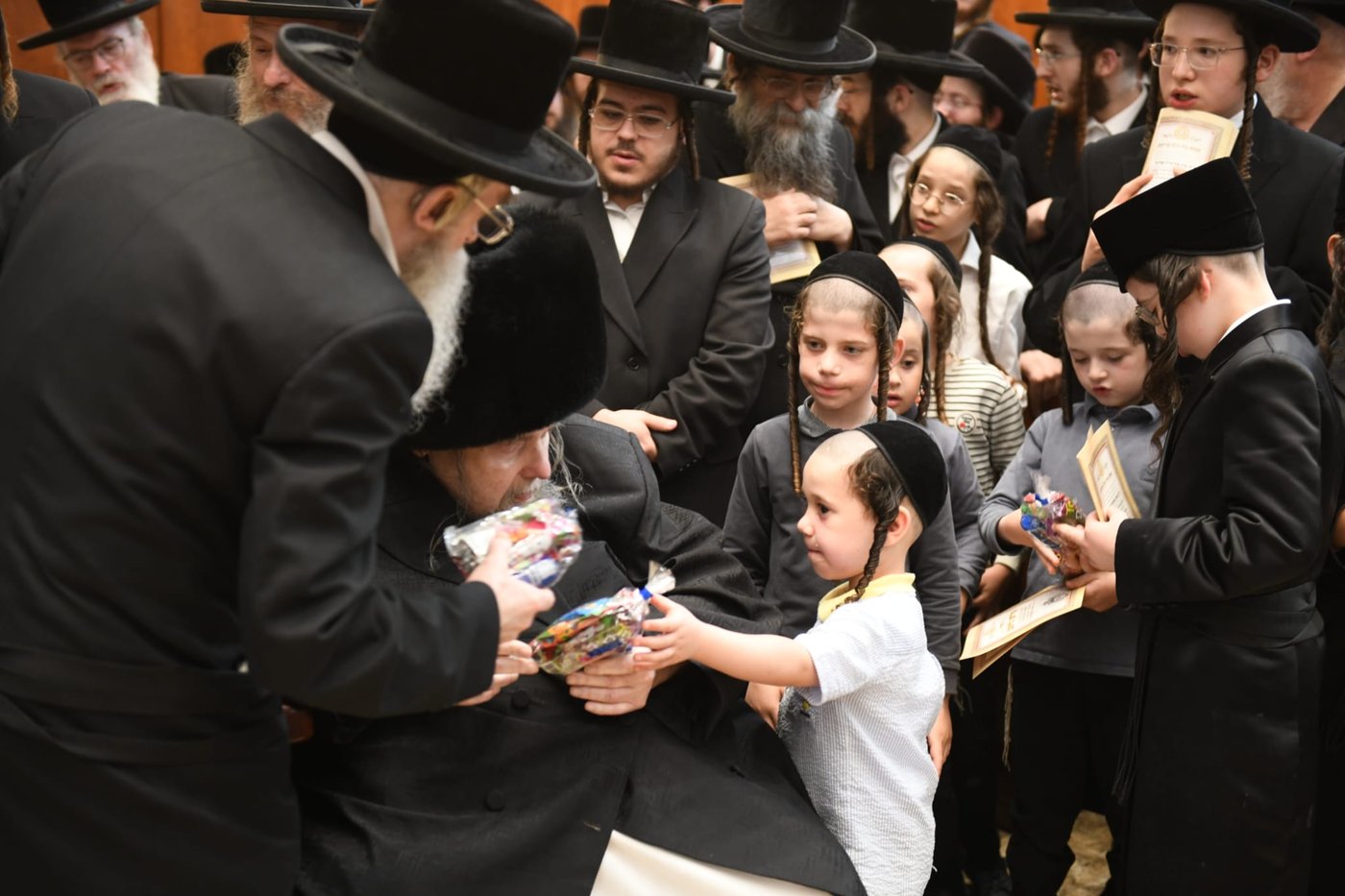 מעמד הקרישמליינען בחצה"ק בעלזא