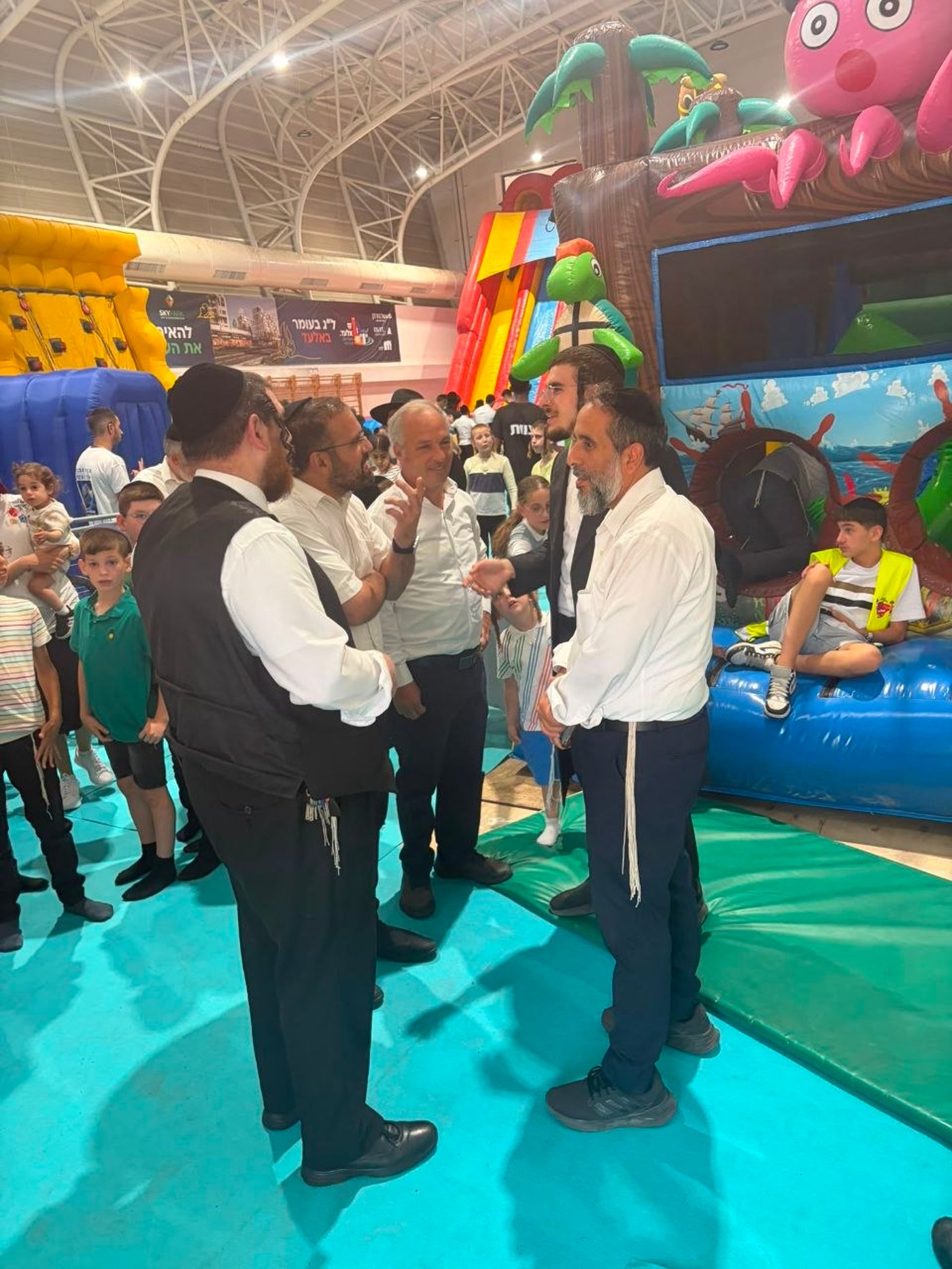חברי הכנסת בבין הזמנים: 'זיידל'ע' עם כל הנייעס והחשיפות של השבוע