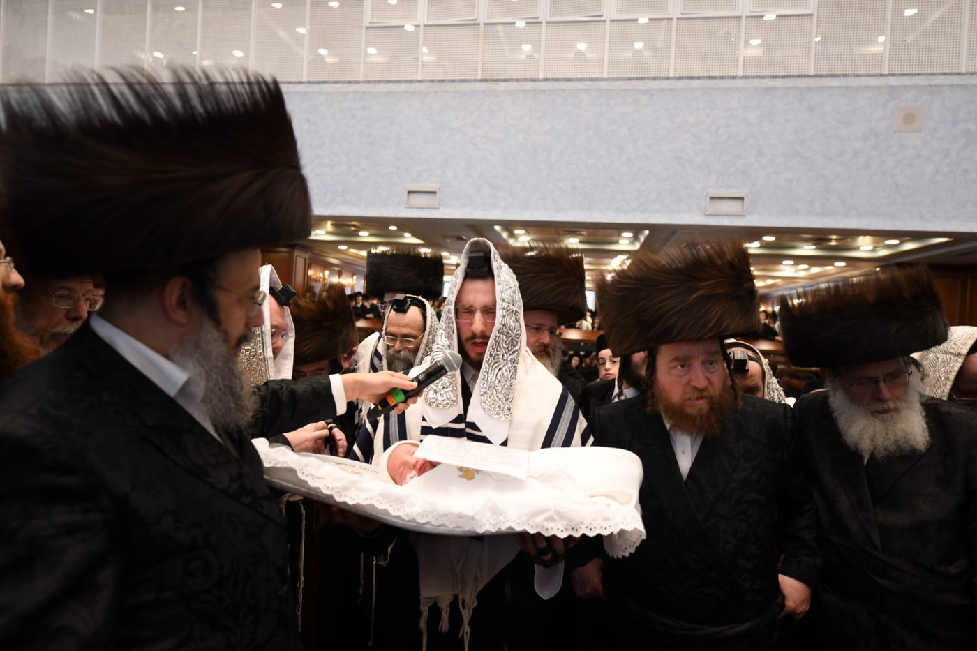שמחת הברית בחצה"ק בעלזא