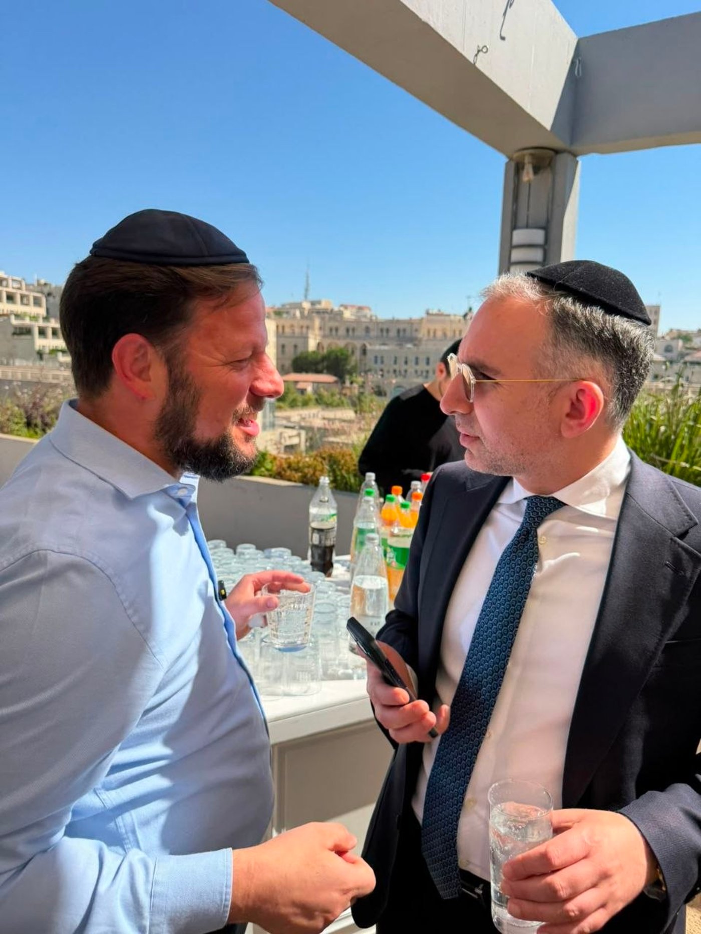 חברי הכנסת בבין הזמנים: 'זיידל'ע' עם כל הנייעס והחשיפות של השבוע