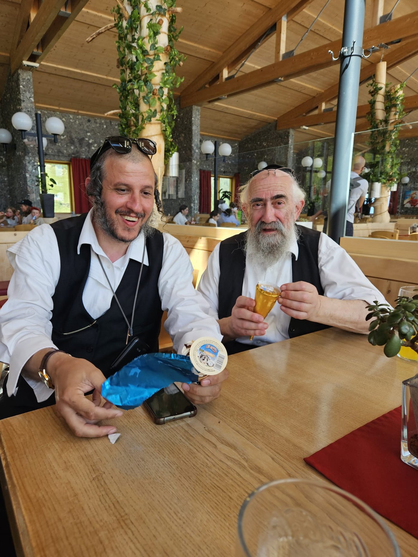 חברי הכנסת בבין הזמנים: 'זיידל'ע' עם כל הנייעס והחשיפות של השבוע