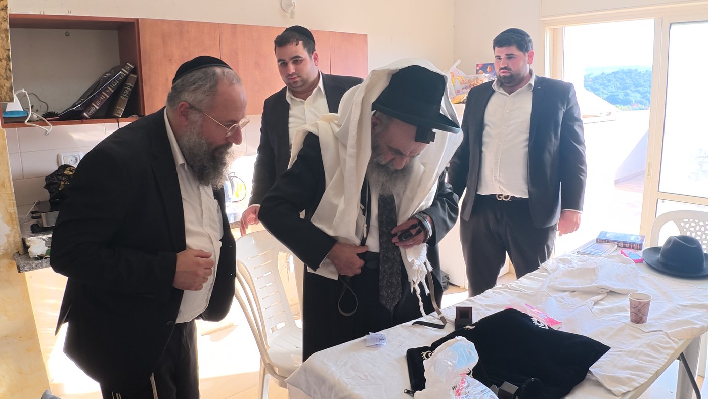  הגר"מ צדקה ביקר במקום הנופש של הפוסק הרב בנימין חותה במירון