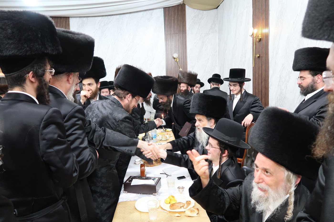 שמחת אירוסי נכדת האדמו"ר מאשלג בני היכלא