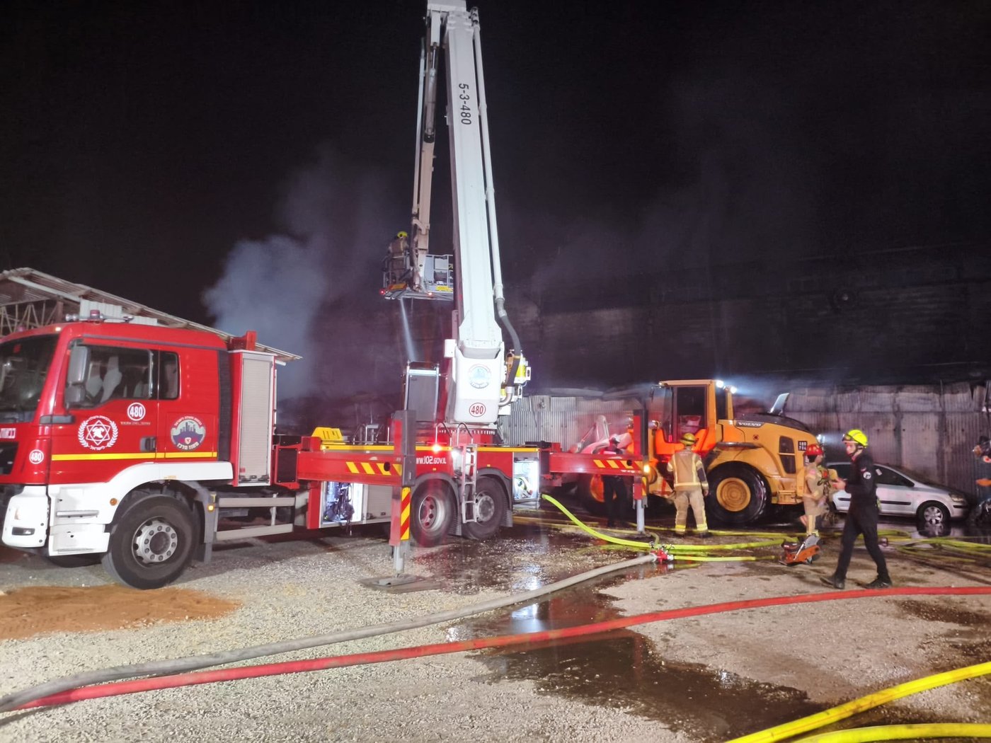 זירת השריפות בהוד השרון ופתח תקוה