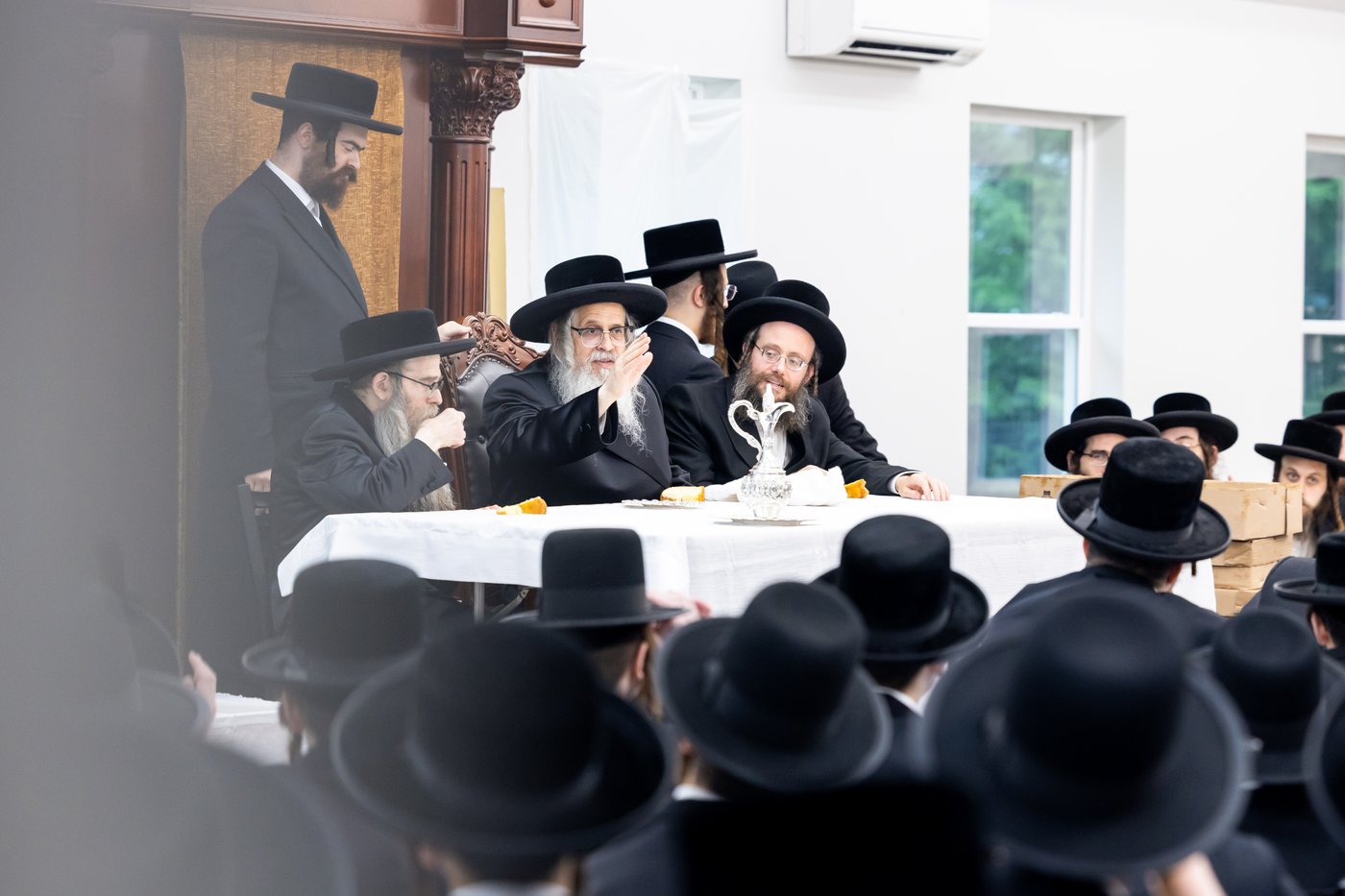 האדמו"ר מסאטמר בביקור במחנה ישבה קטנה בארא פארק