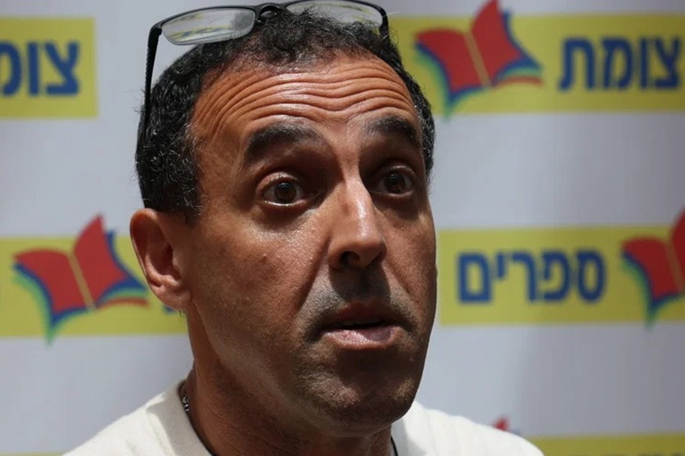 אלי שרעבי במתקפה: "איבדו את השפיות ומזלזלים בזיכרון"