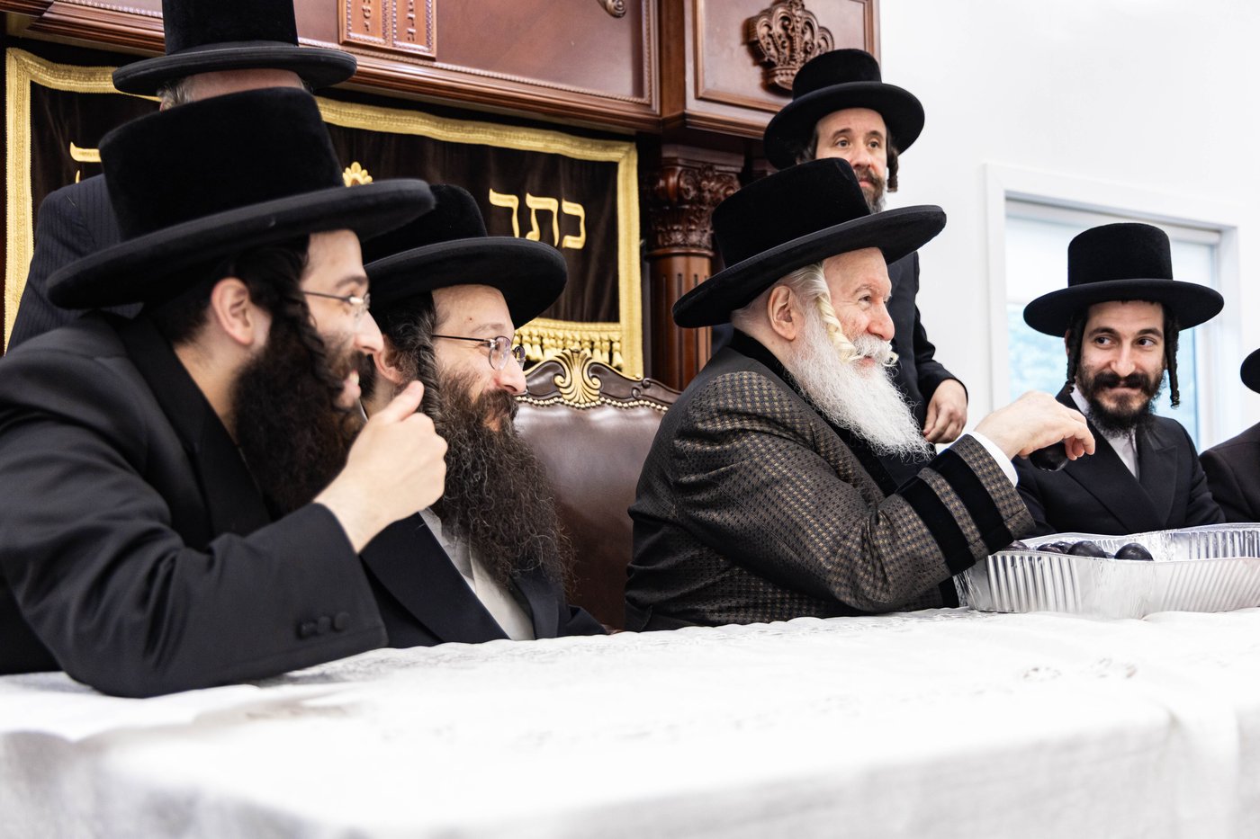 האדמו"ר מבאבוב בביקור במחנה שלווה