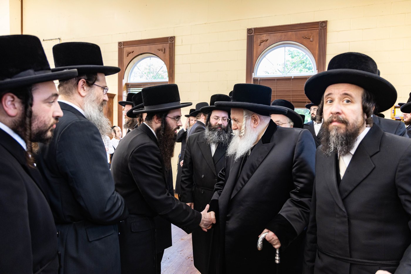 האדמו"ר מבאבוב בביקור במחנה שלווה
