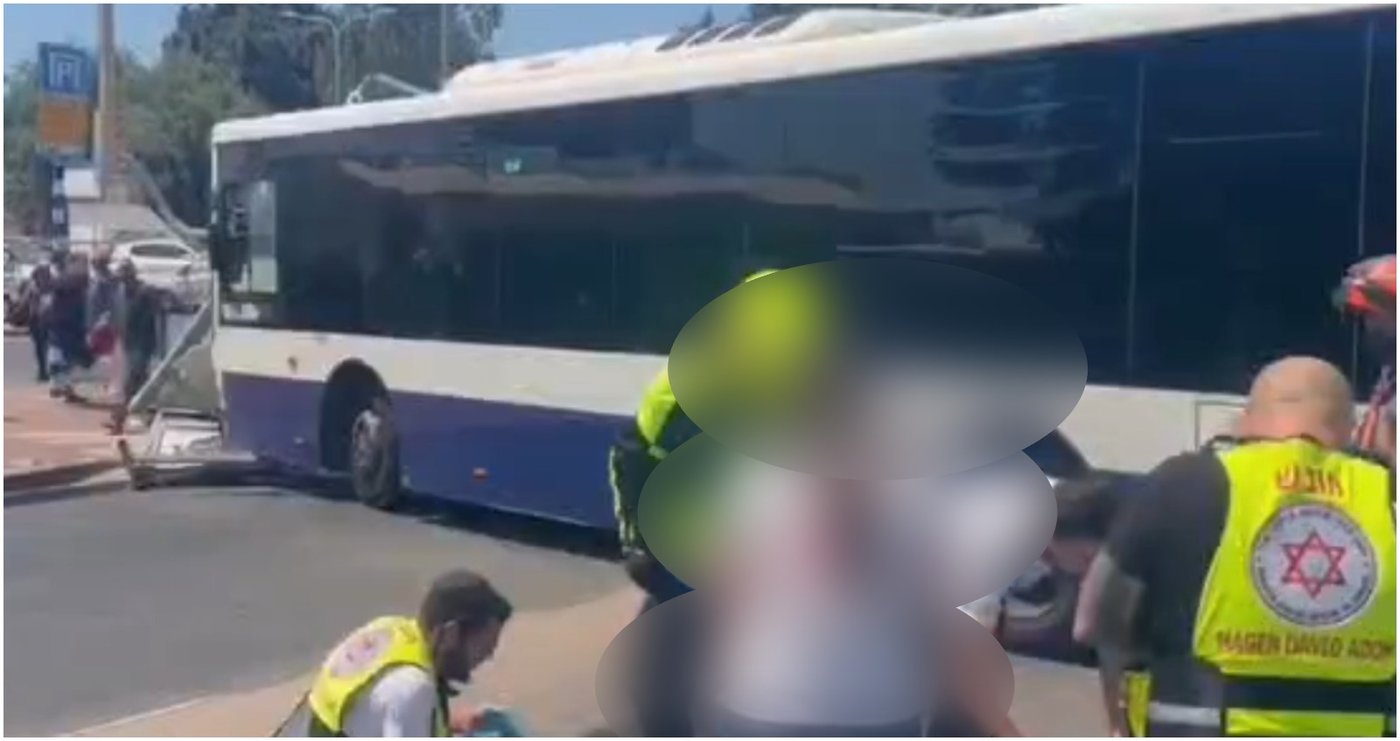 "נפגעה מהאוטובוס והיא לא נשמה": אישה נהרגה בתאונה מחרידה באשקלון