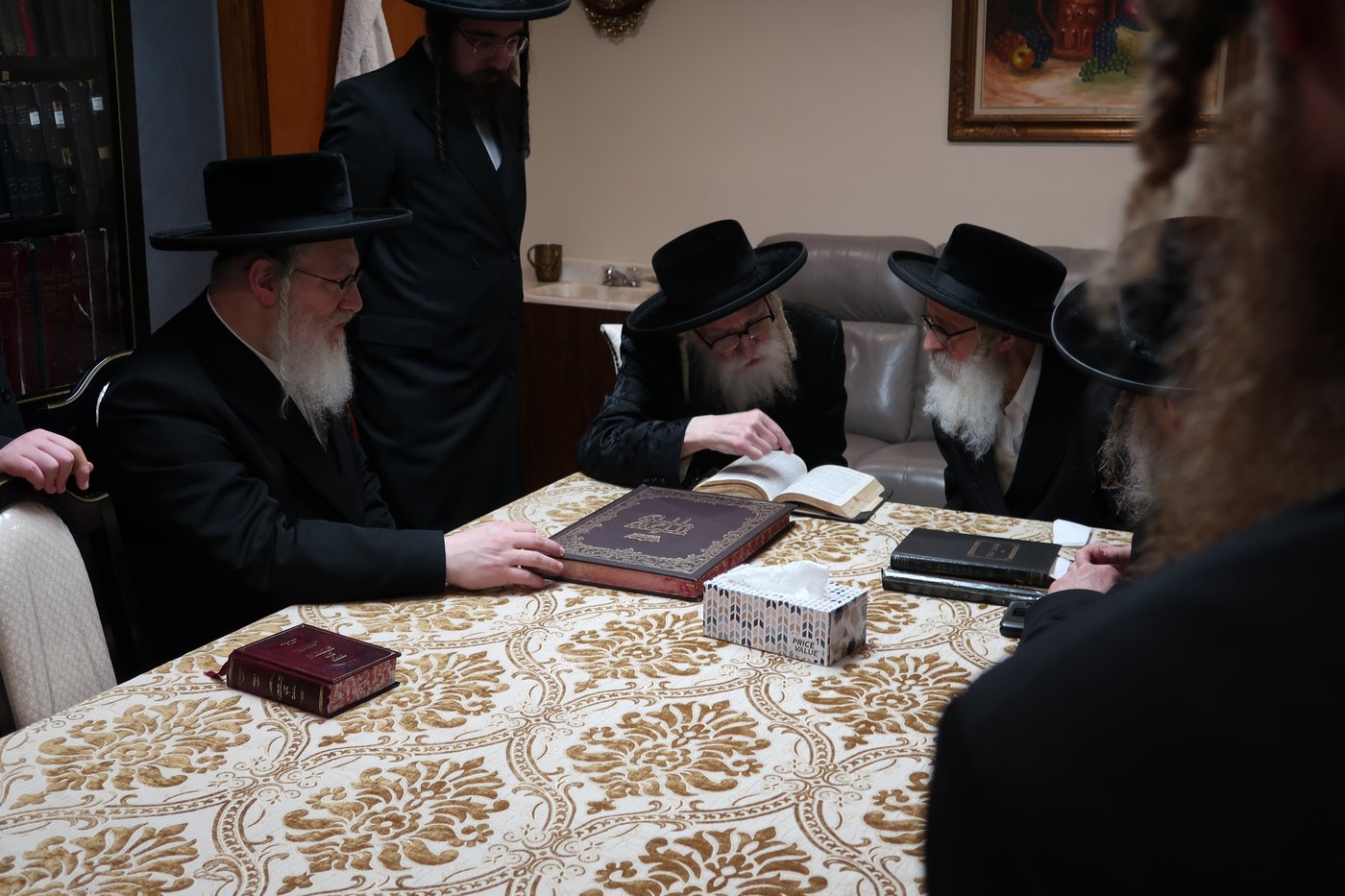 האדמו"ר מקאשוי בביקור אצל אחיו