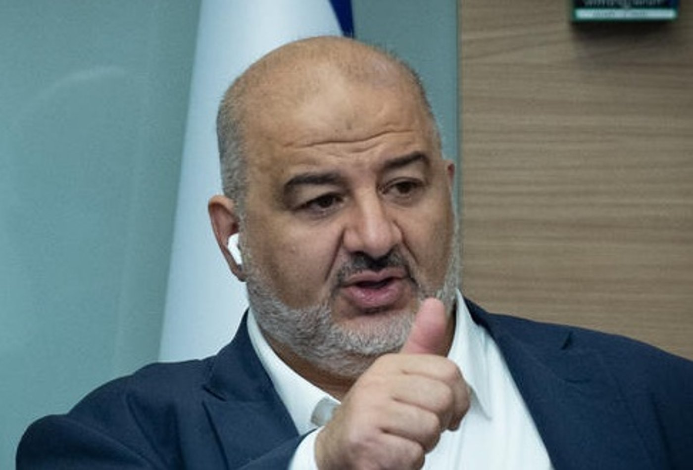 מנסור עבאס
