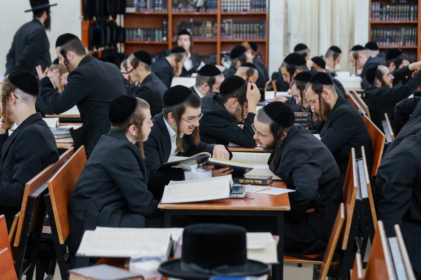 פתיחת הזמן בישיבת צאנז בחיפה