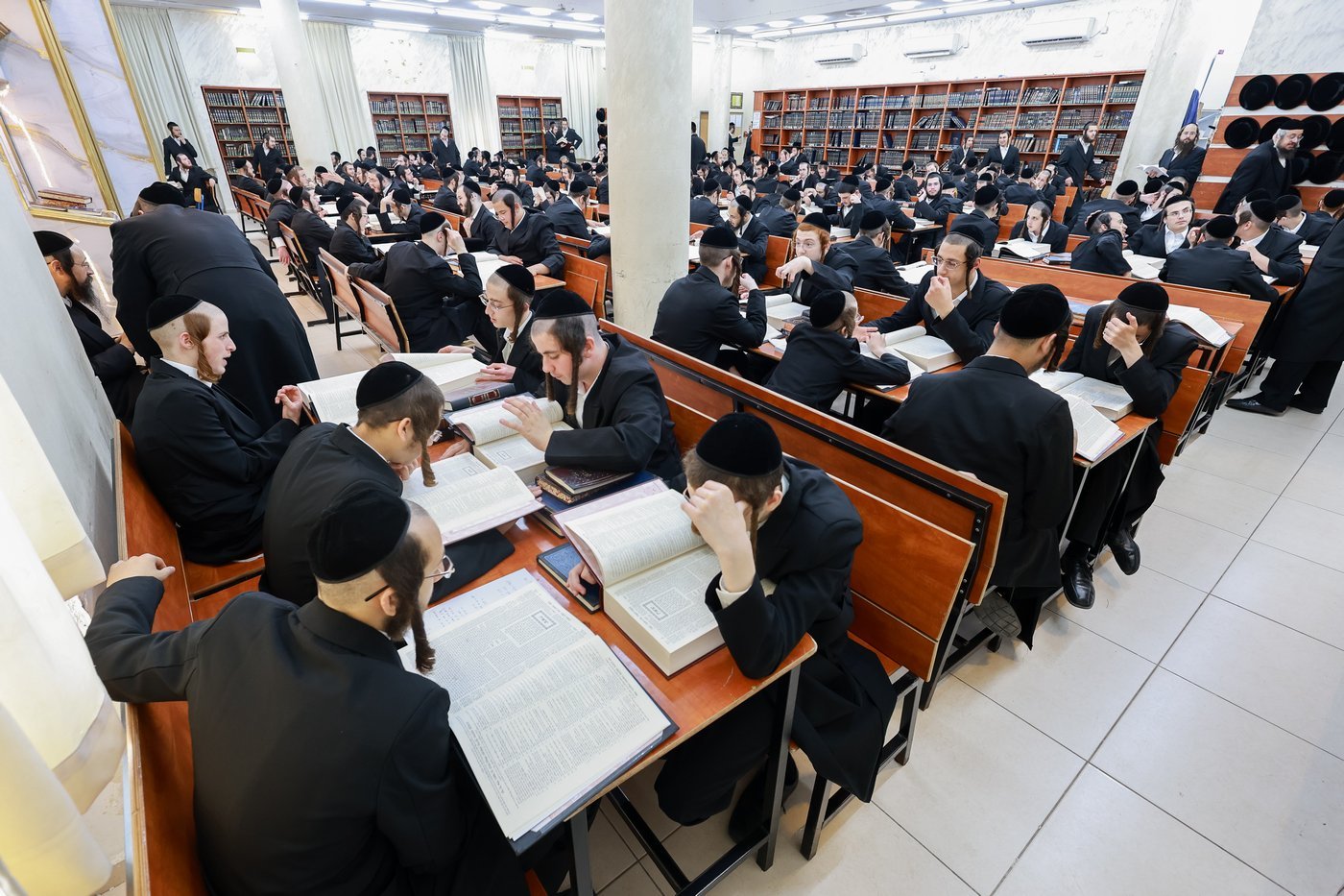 פתיחת הזמן בישיבת צאנז בחיפה