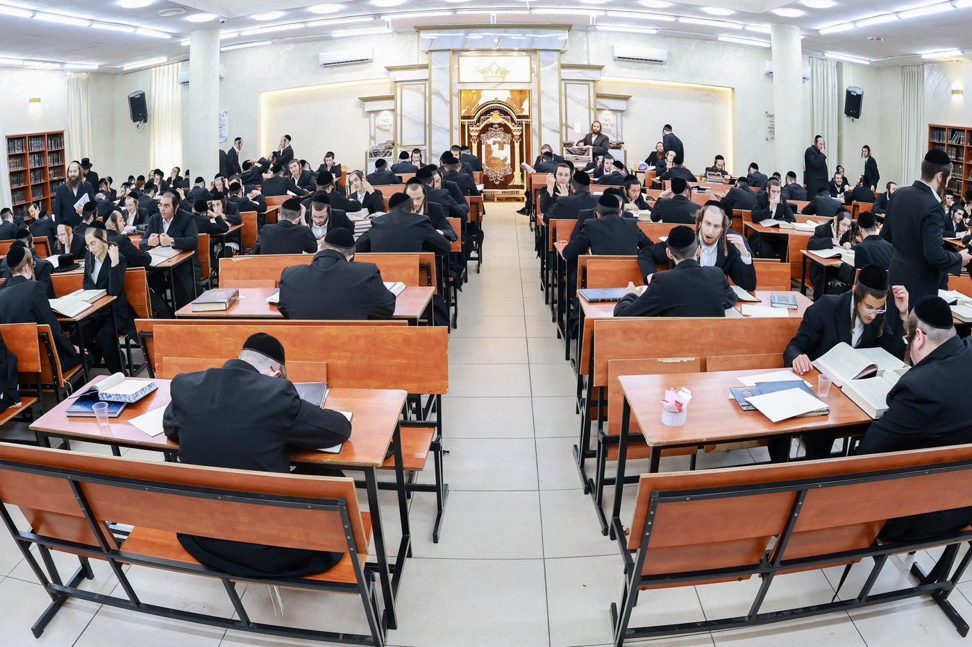 פתיחת הזמן בישיבת צאנז בחיפה