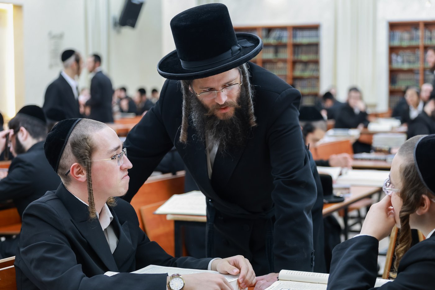 פתיחת הזמן בישיבת צאנז בחיפה