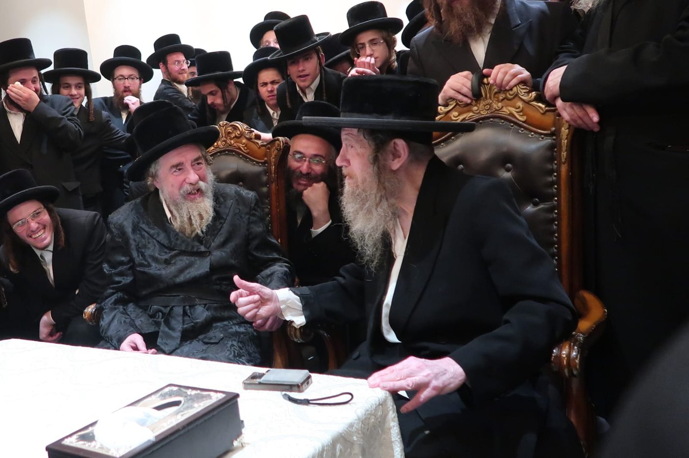 ניחום אבלים אצל האדמו"ר מהארנסטייפל