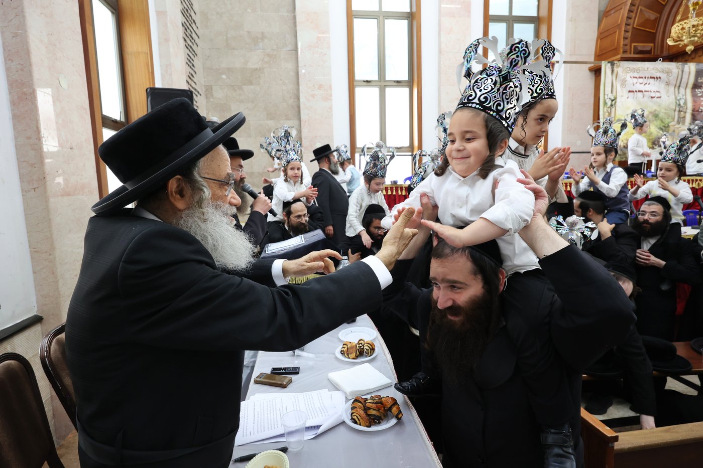מסיבת חומש בחיידר טוב ירושלים