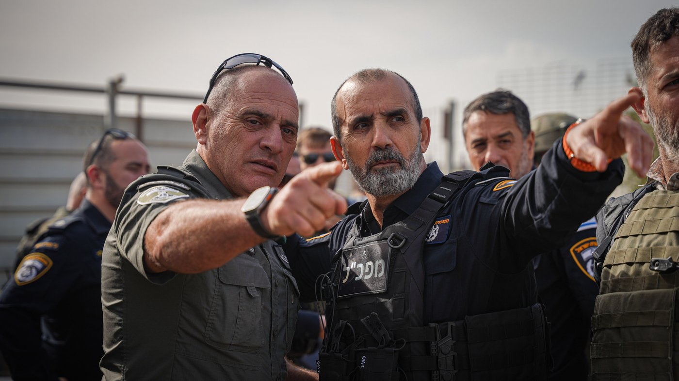 הפשיטה המשטרתית, הלילה
