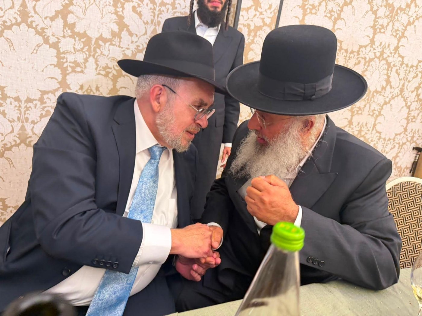 ח"כ יעקב אשר חיתן את בת הזקונים שלו • רבנים ואישי ציבור השתתפו