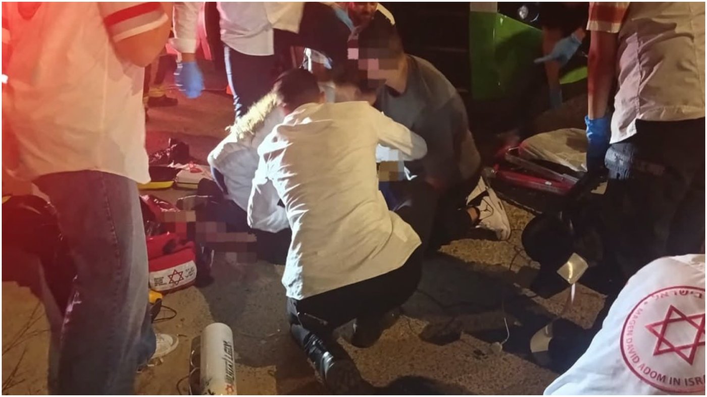 נהג אוטובוס התמוטט בנסיעה ופונה במצב אנוש לאחר החייאה ממושכת