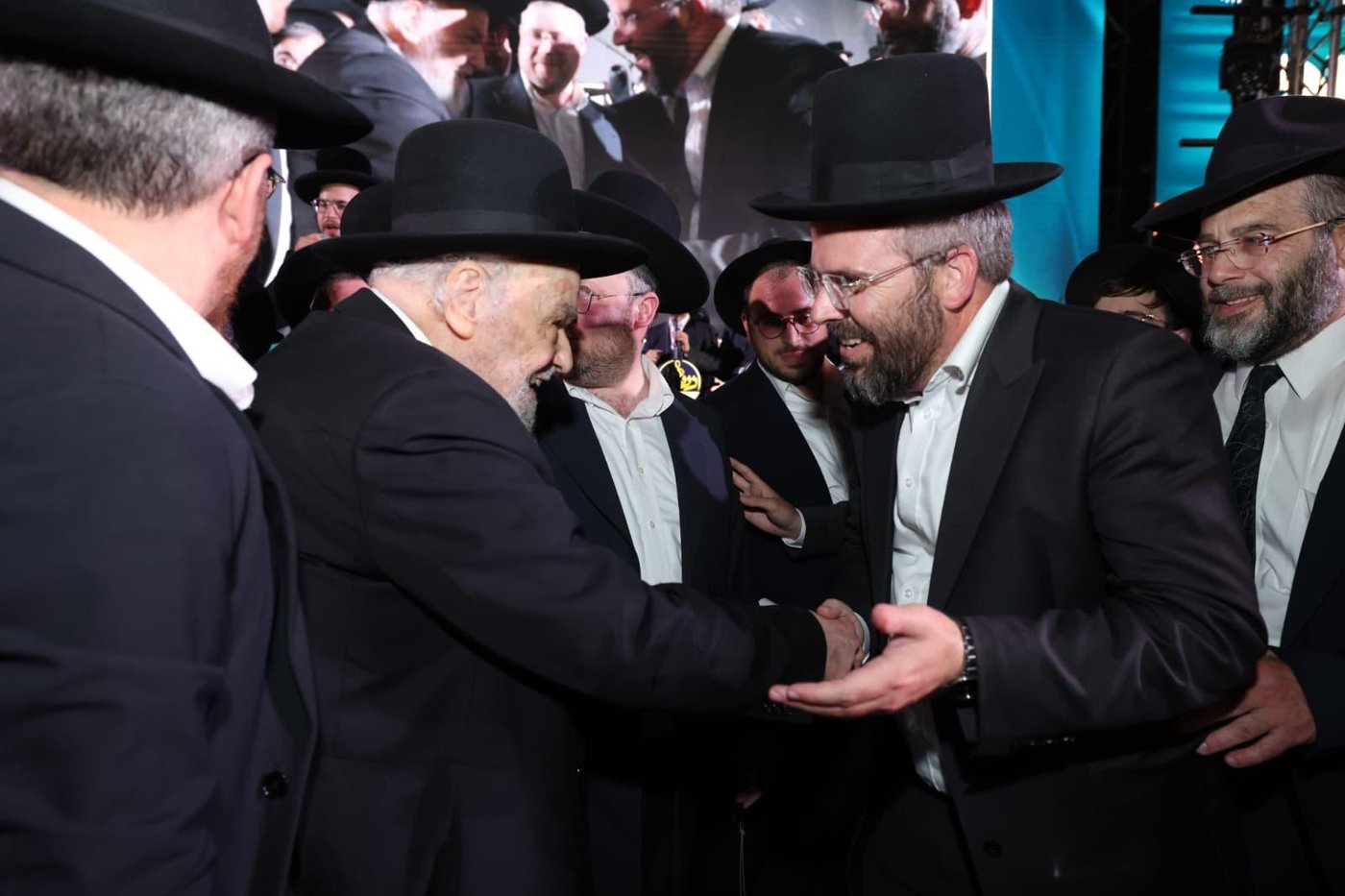 העיתונאי שנקלע לעימות אלים | 'זיידל'ע' עם כל הנייעס והחשיפות