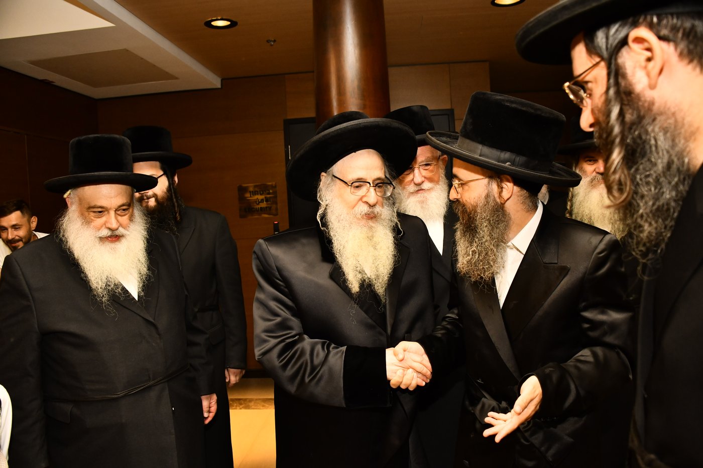 האדמו"ר מצאנז קלויזנבורג בביקור בארץ