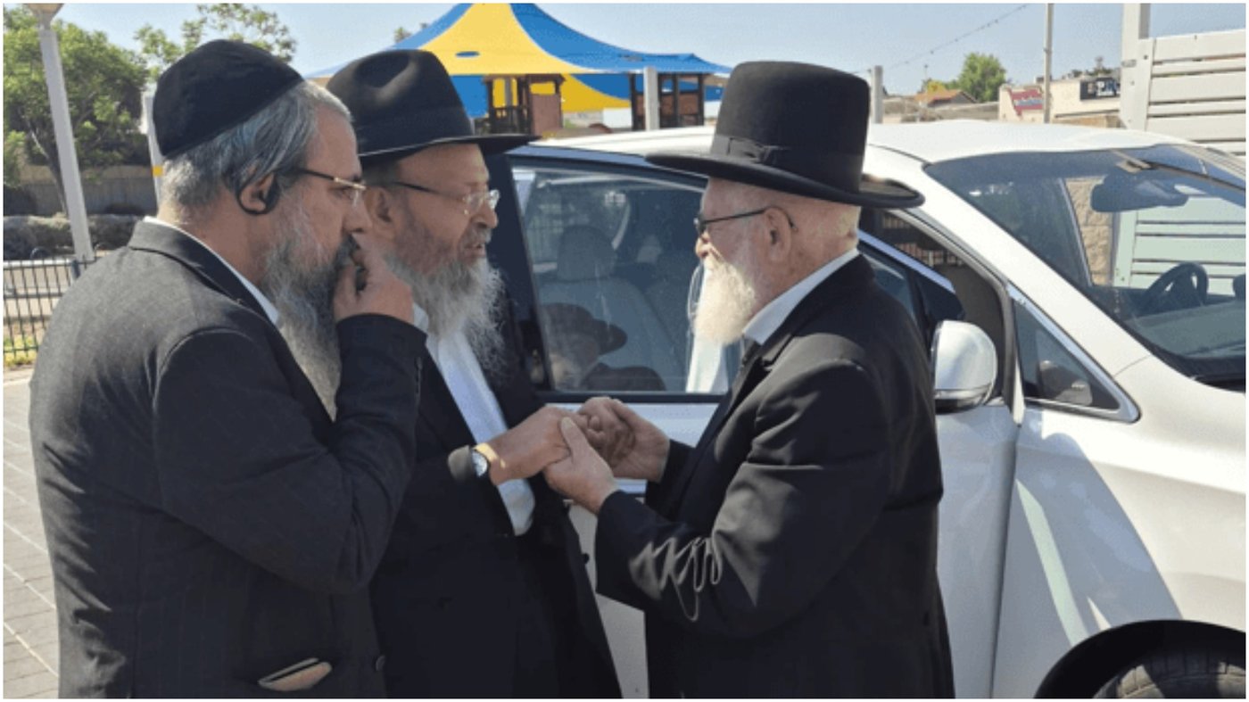 הגרי"ח סופר בעכו