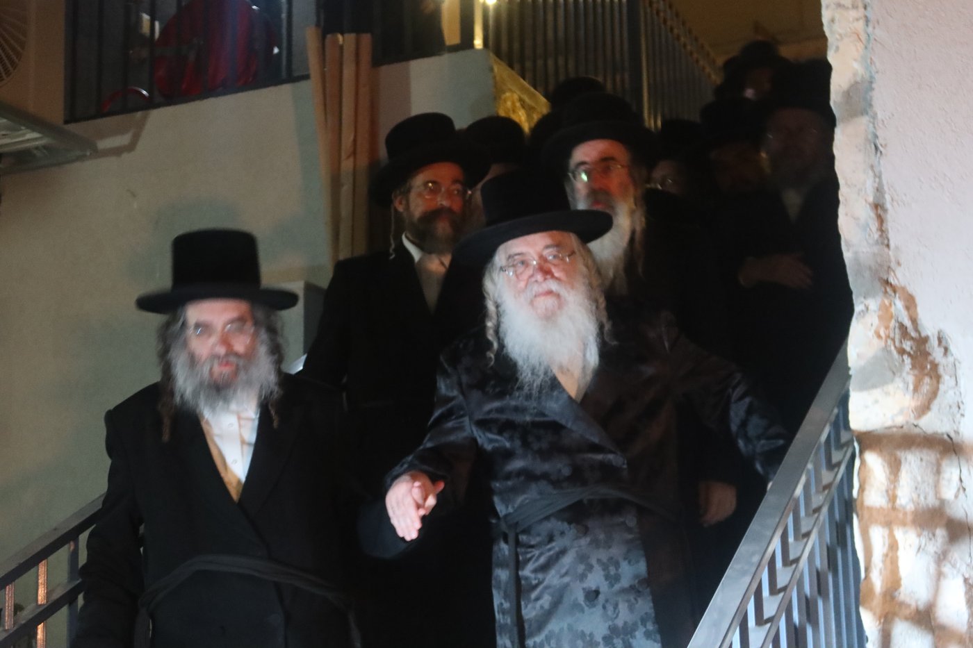 האדמו"ר מדארג בסעודת ר"ח בעמנואל 