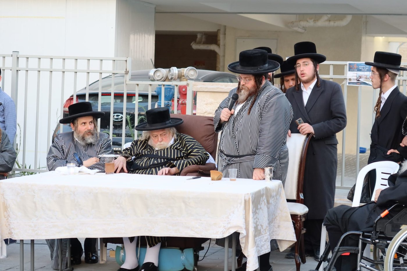 האדמו"ר מתולדות אברהם יצחק בביקור בבית שמש