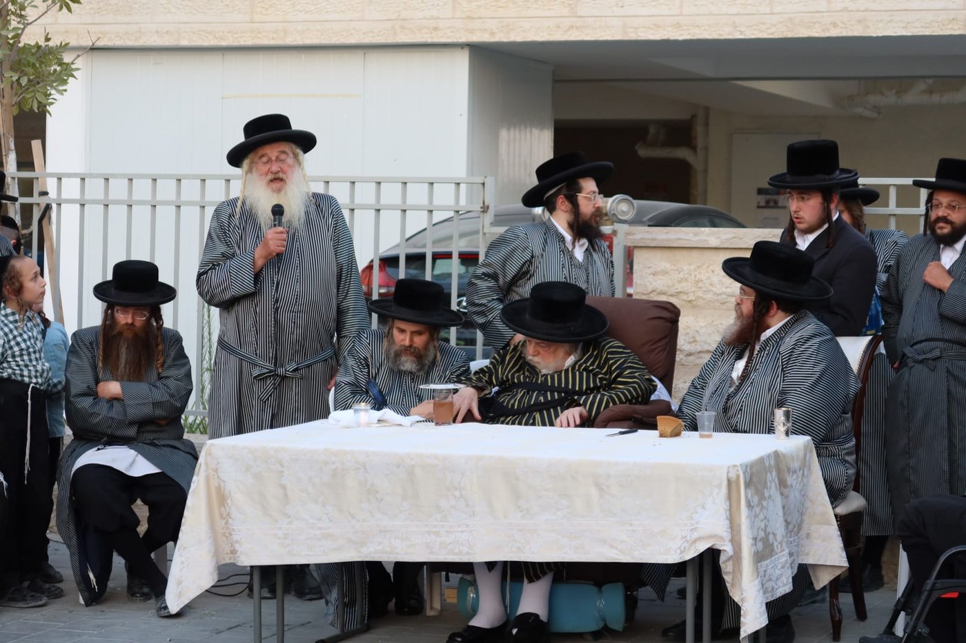 האדמו"ר מתולדות אברהם יצחק בביקור בבית שמש