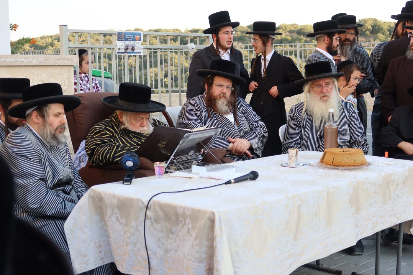 האדמו"ר מתולדות אברהם יצחק בביקור בבית שמש