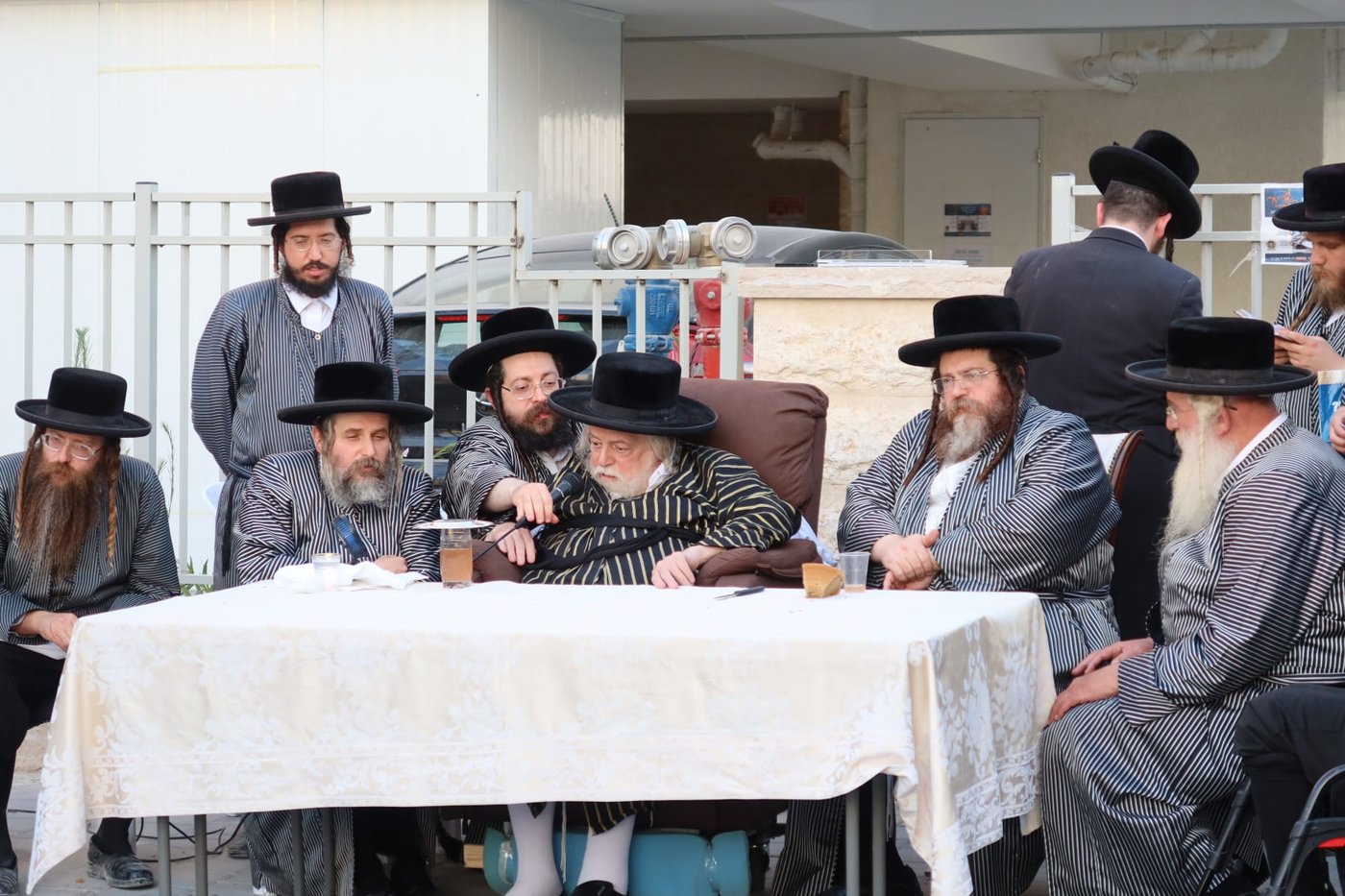 האדמו"ר מתולדות אברהם יצחק בביקור בבית שמש