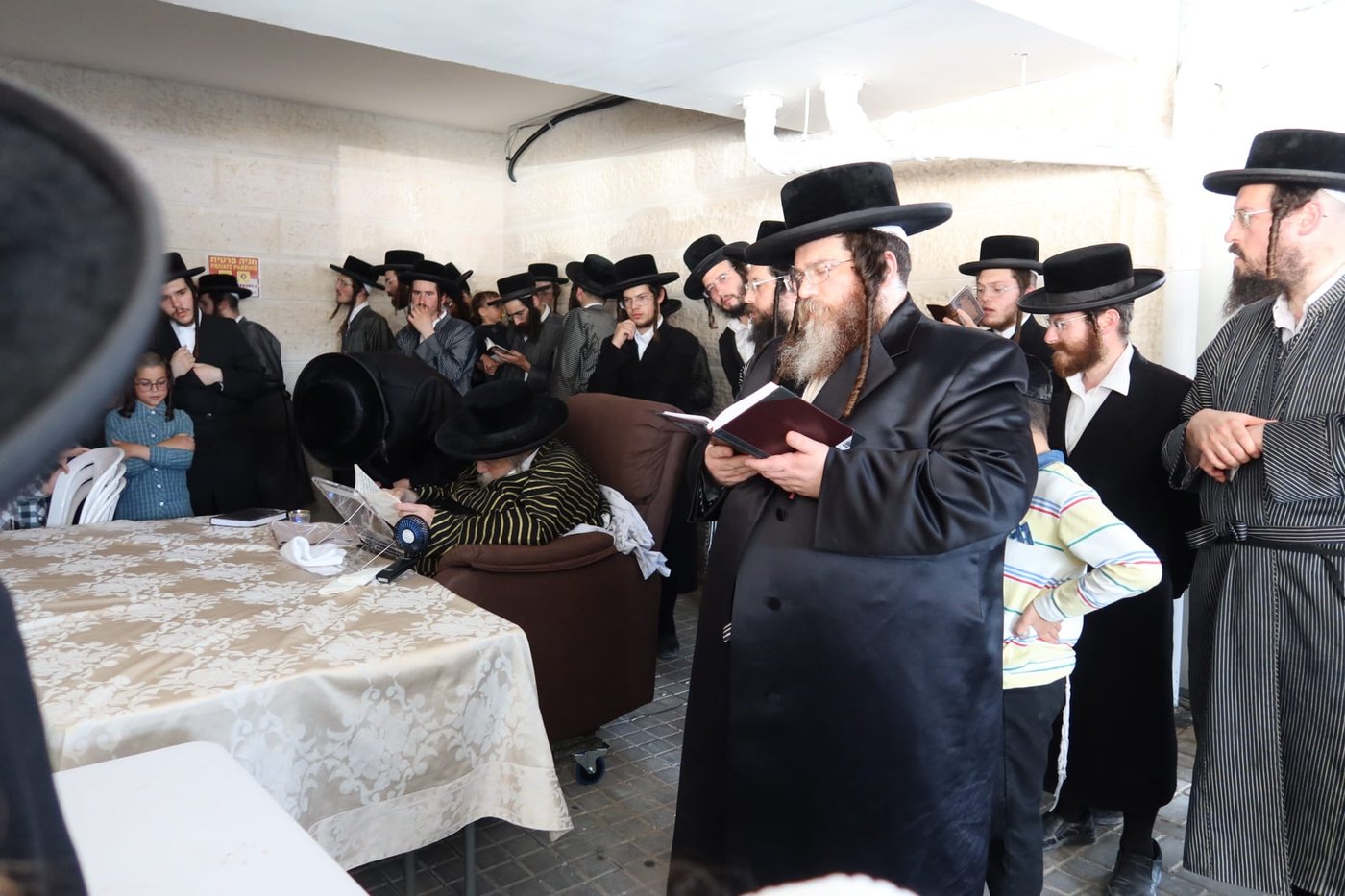 האדמו"ר מתולדות אברהם יצחק בביקור בבית שמש