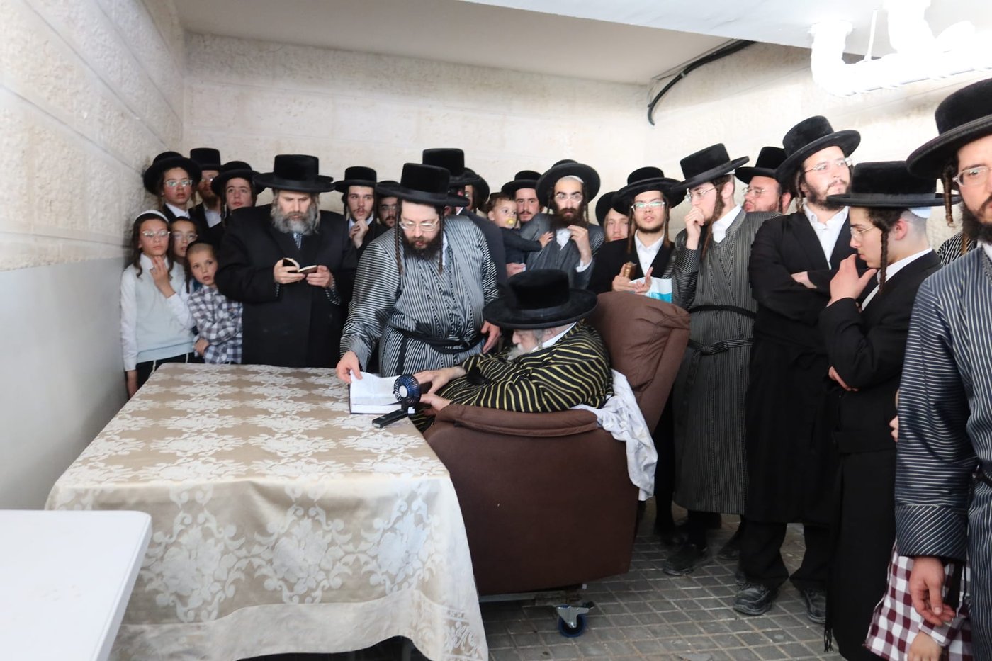 האדמו"ר מתולדות אברהם יצחק בביקור בבית שמש