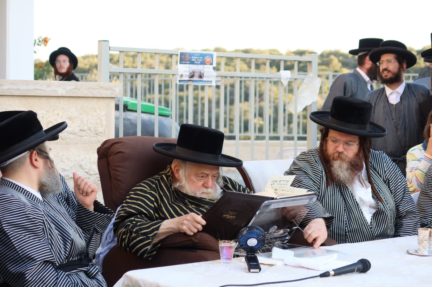 האדמו"ר מתולדות אברהם יצחק בביקור בבית שמש
