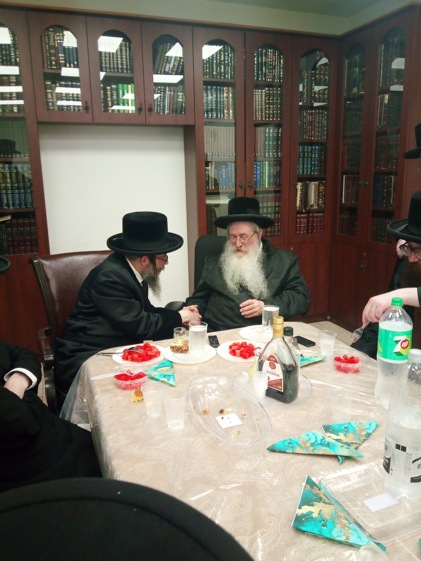 האדמו"ר מסקולען לייקווד בביקור בארה"ק