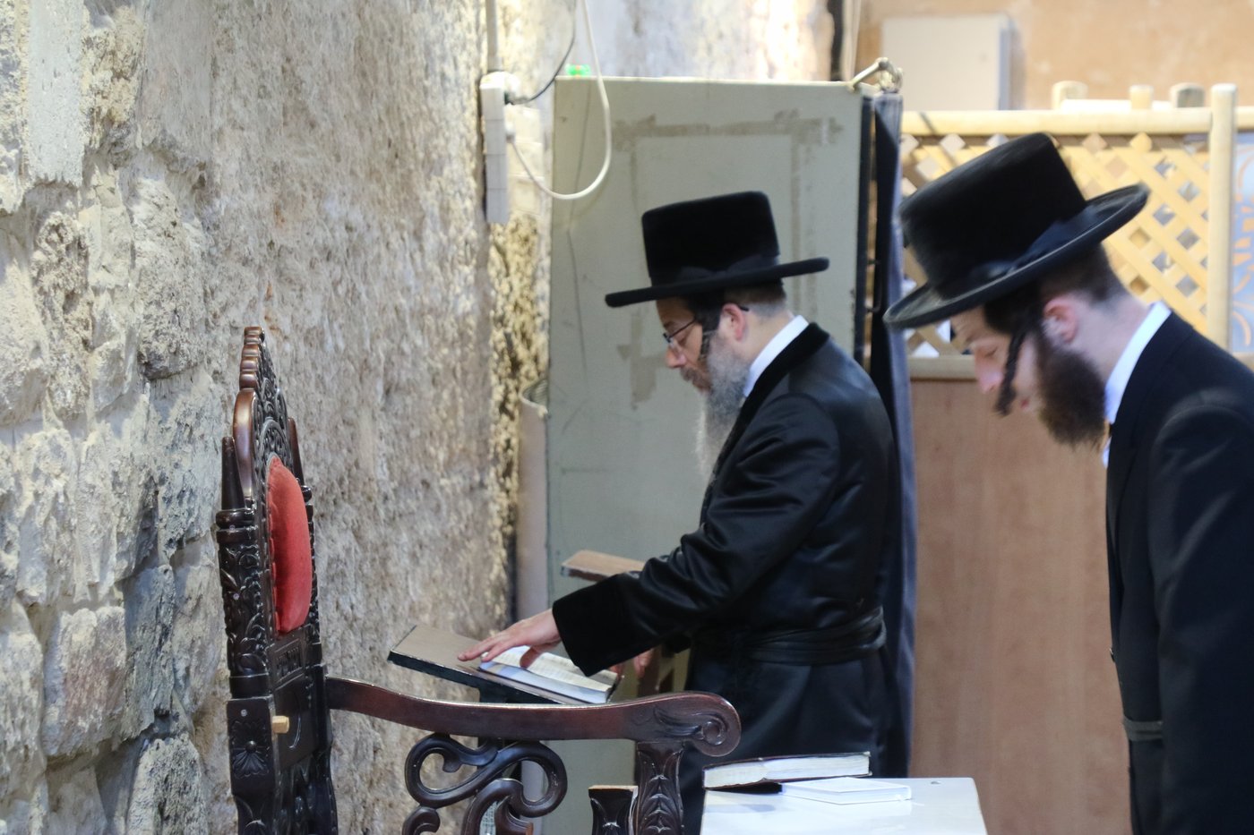 האדמו"ר מסקולען לייקווד בביקור בארה"ק