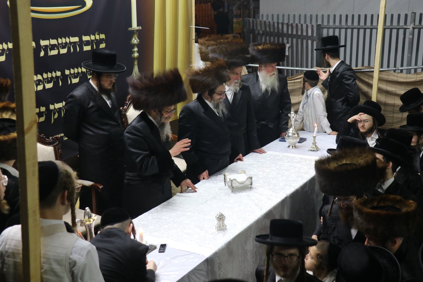 האדמו"ר מסקולען לייקווד בביקור בארה"ק