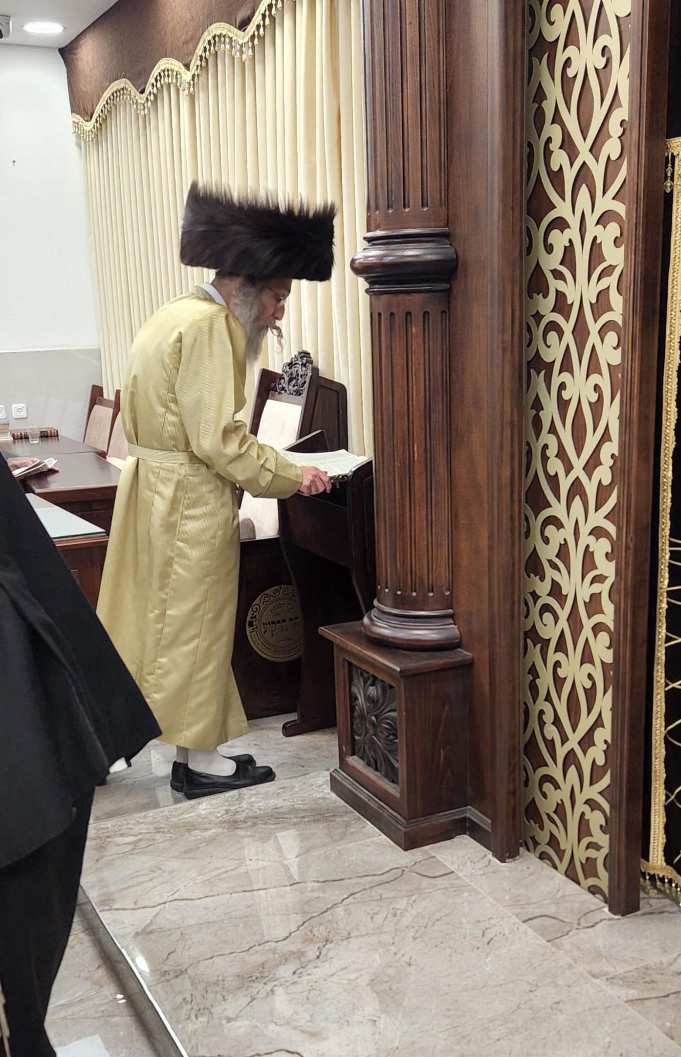 הרה"צ רבי אלימלך בידרמן בסליחות באשקלון