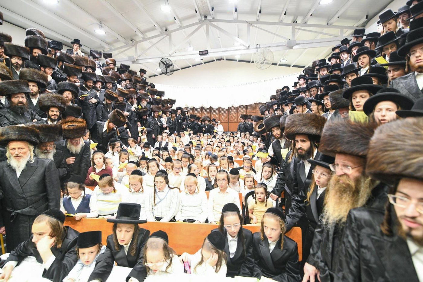מעמד הקרישמע ליינען בזוועהיל