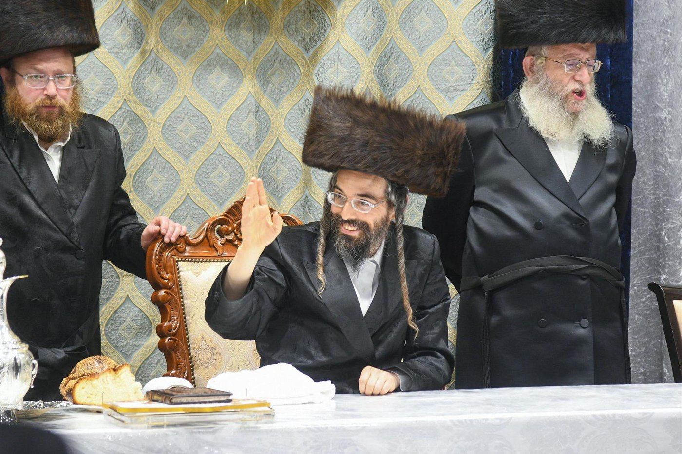 מעמד הקרישמע ליינען בזוועהיל