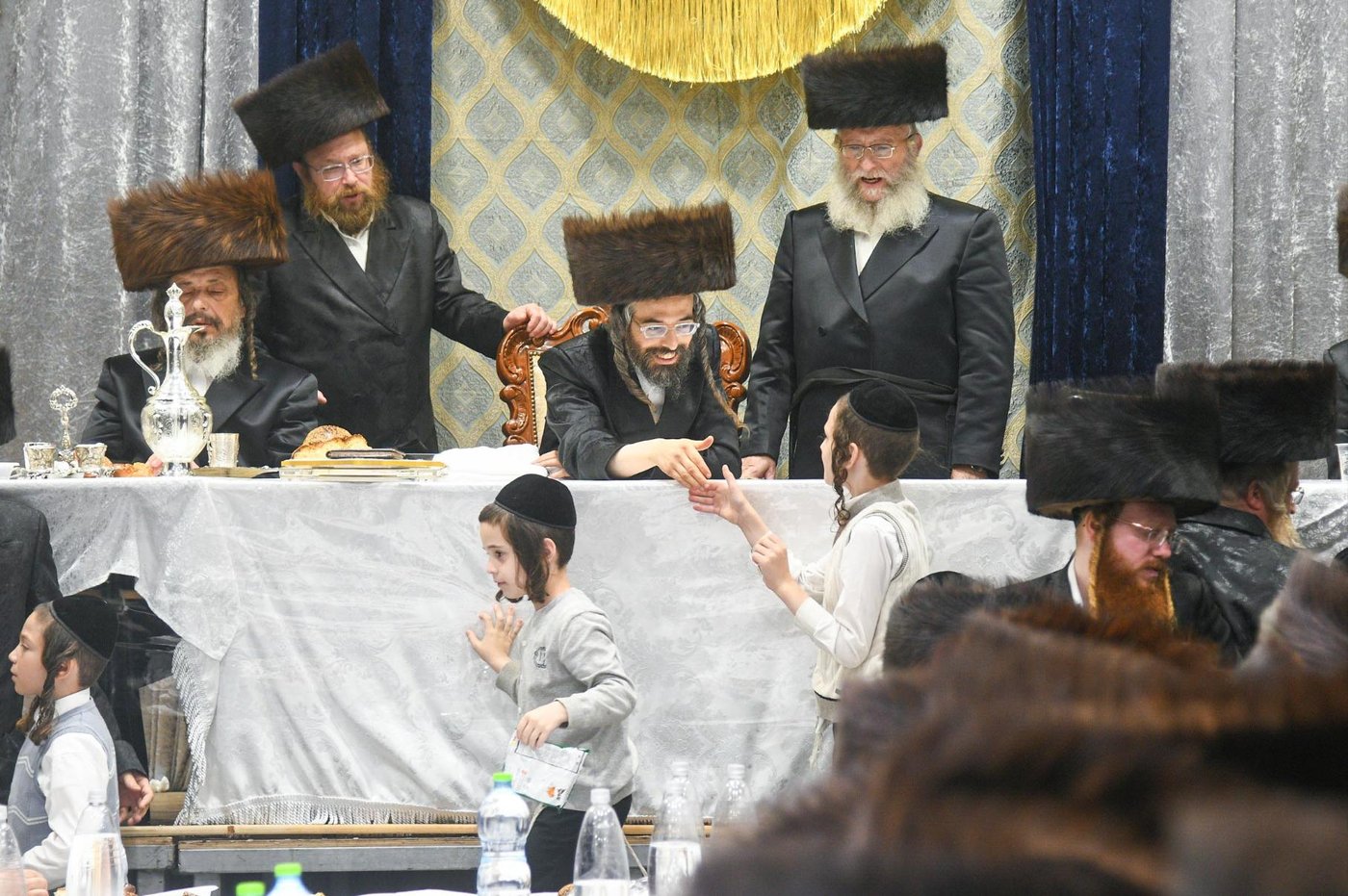 מעמד הקרישמע ליינען בזוועהיל