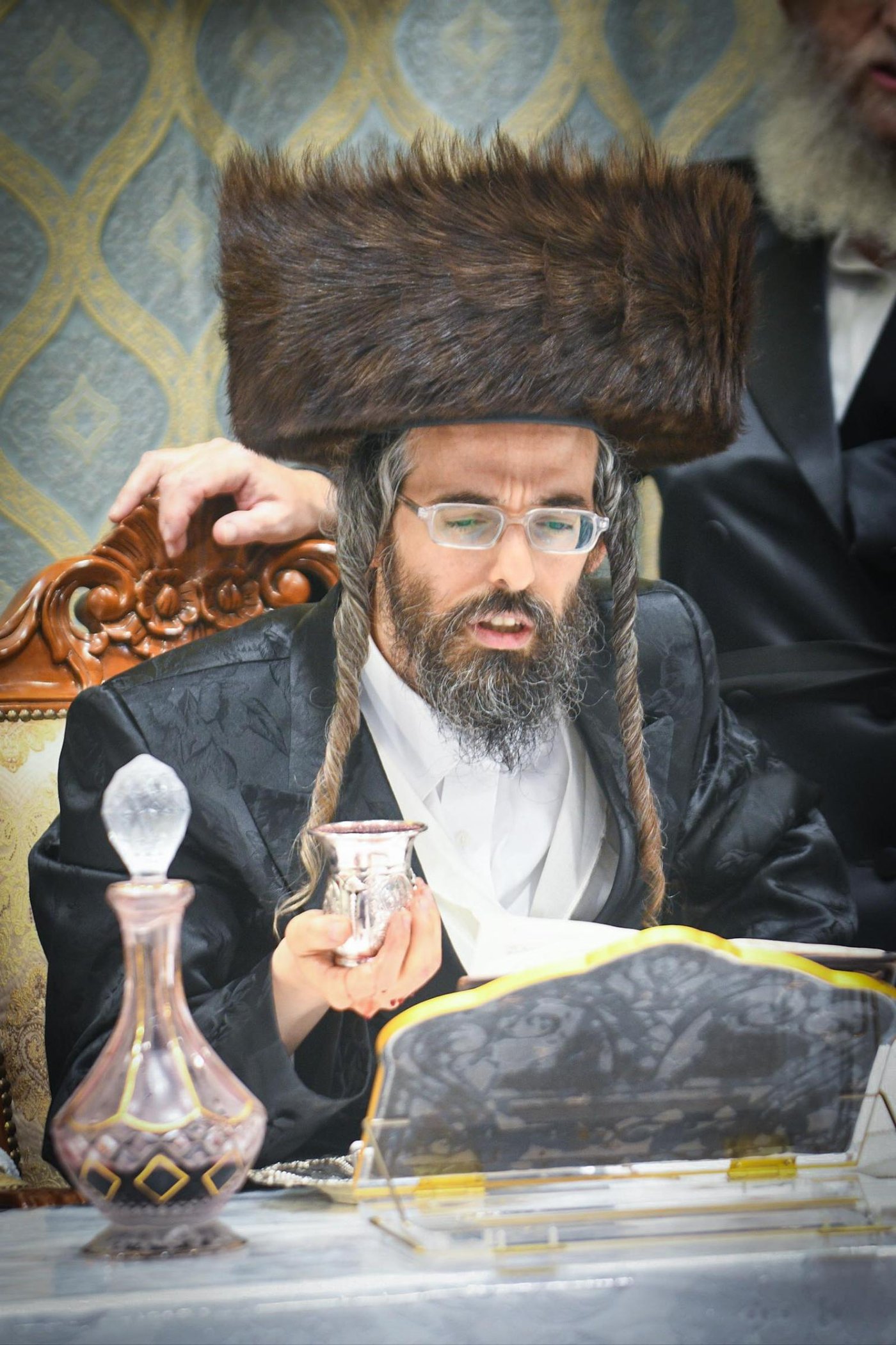 מעמד הקרישמע ליינען בזוועהיל