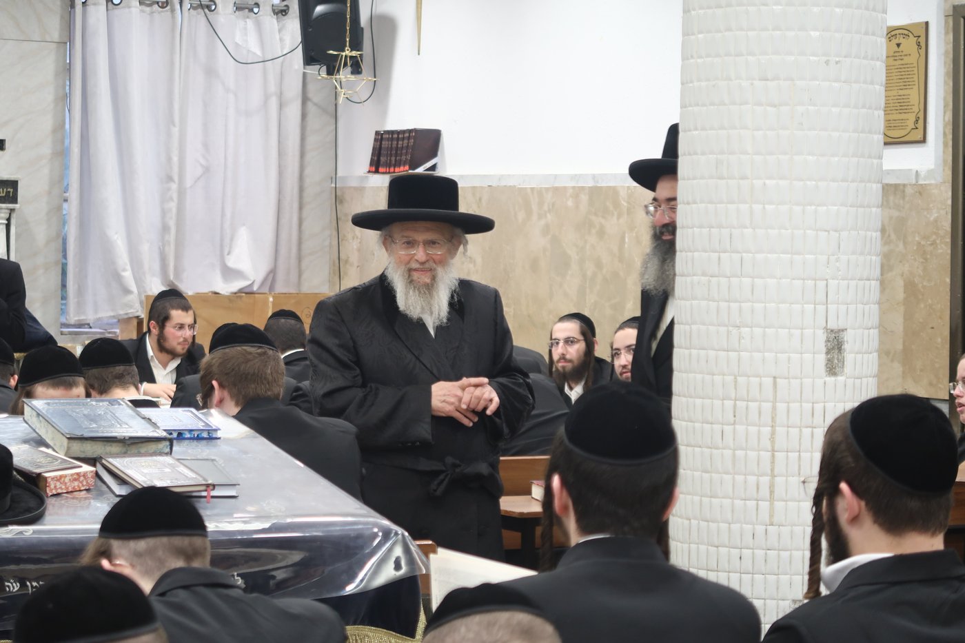 פתיחת הזמן בישיבת פינסק קרלין בב"ב