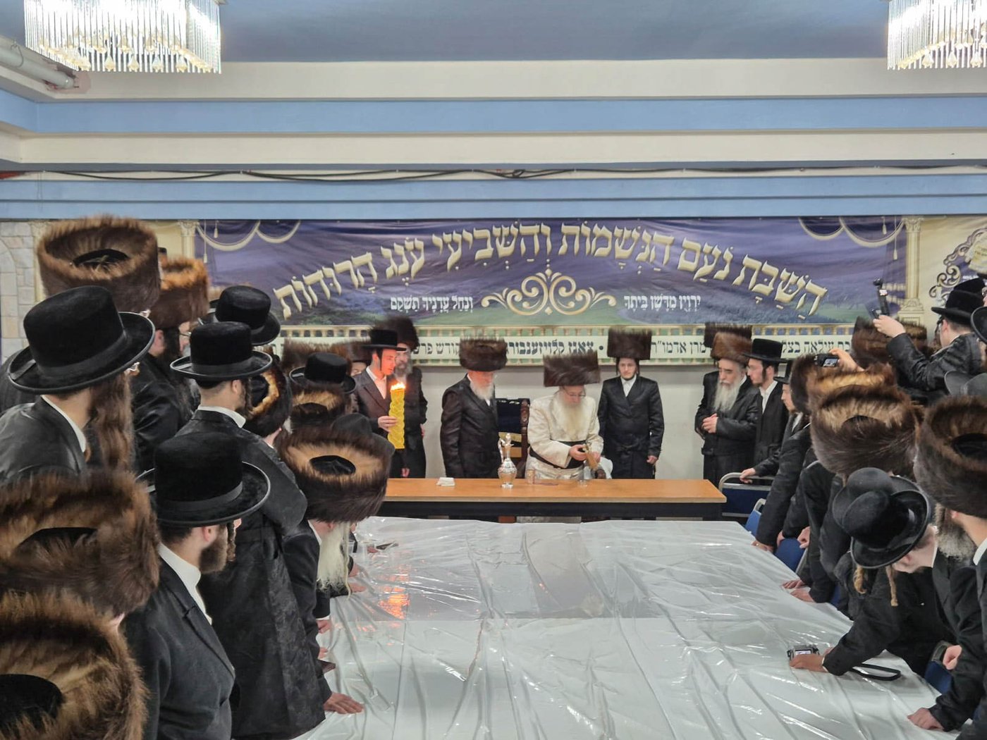 האדמו"ר מצאנז קלויזנבורג שבת בצפת