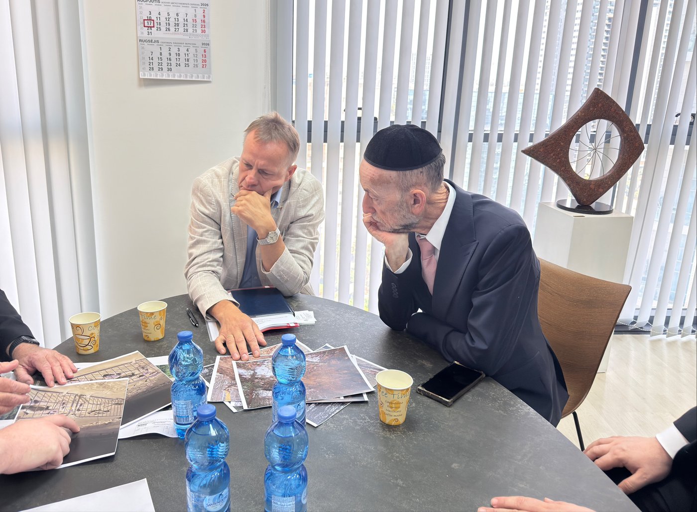 מקלב נועד עם השגריר