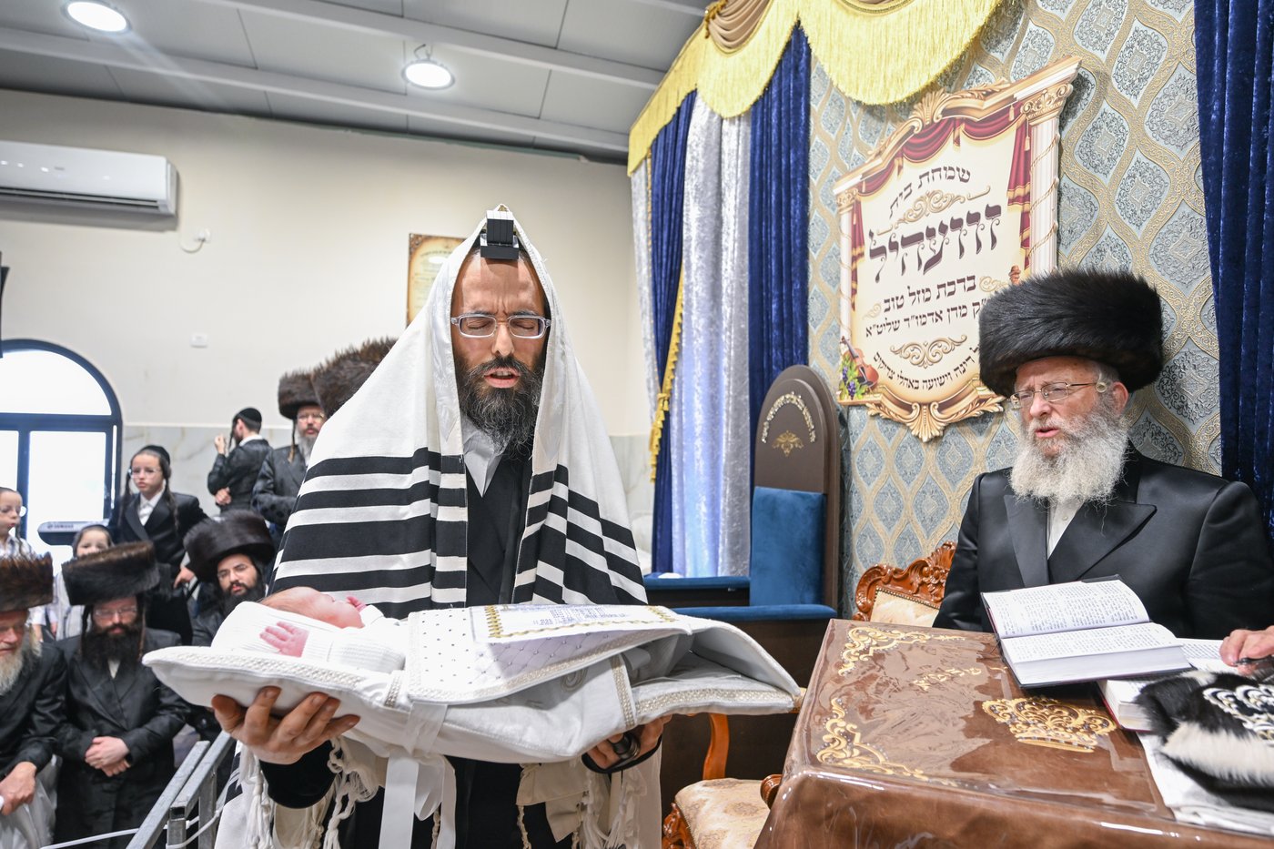 שמחת הברית בזוועהיל